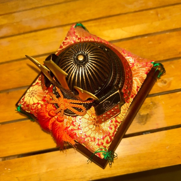 VINTAGE JAPANESE CAST IRON SAMURI WARRIOR KABUKO ARMOR HELMET REPLICA - Picture 7 of 13